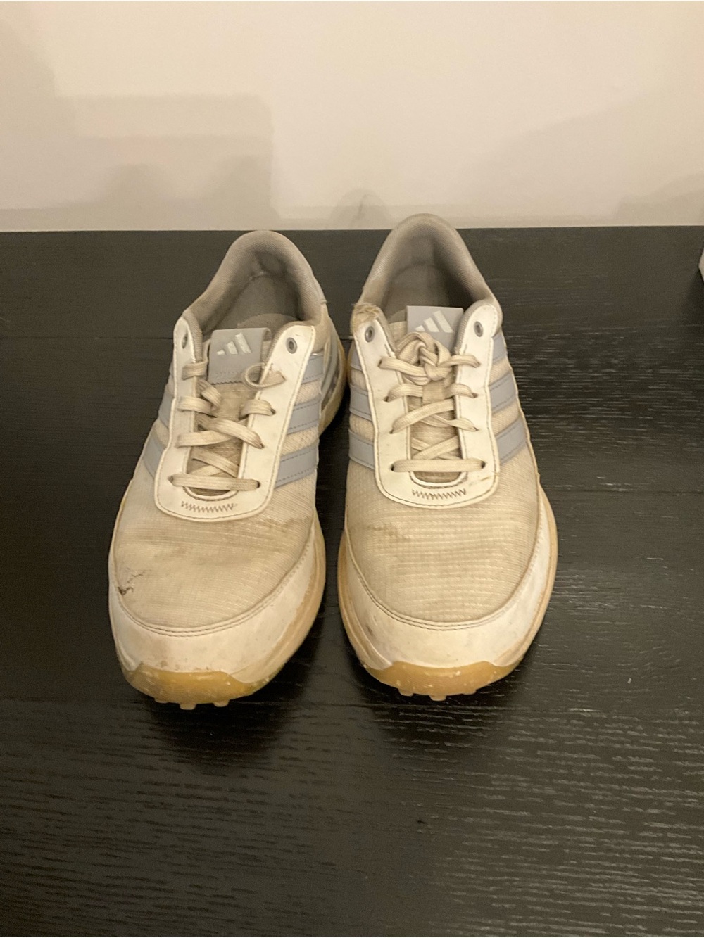 adidas Kids Sneakers in Light Gray and Tan Gum